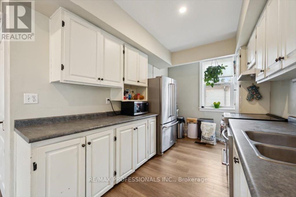 31 BROCK STREET Image 12
