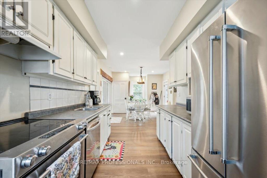 31 BROCK STREET Image 13