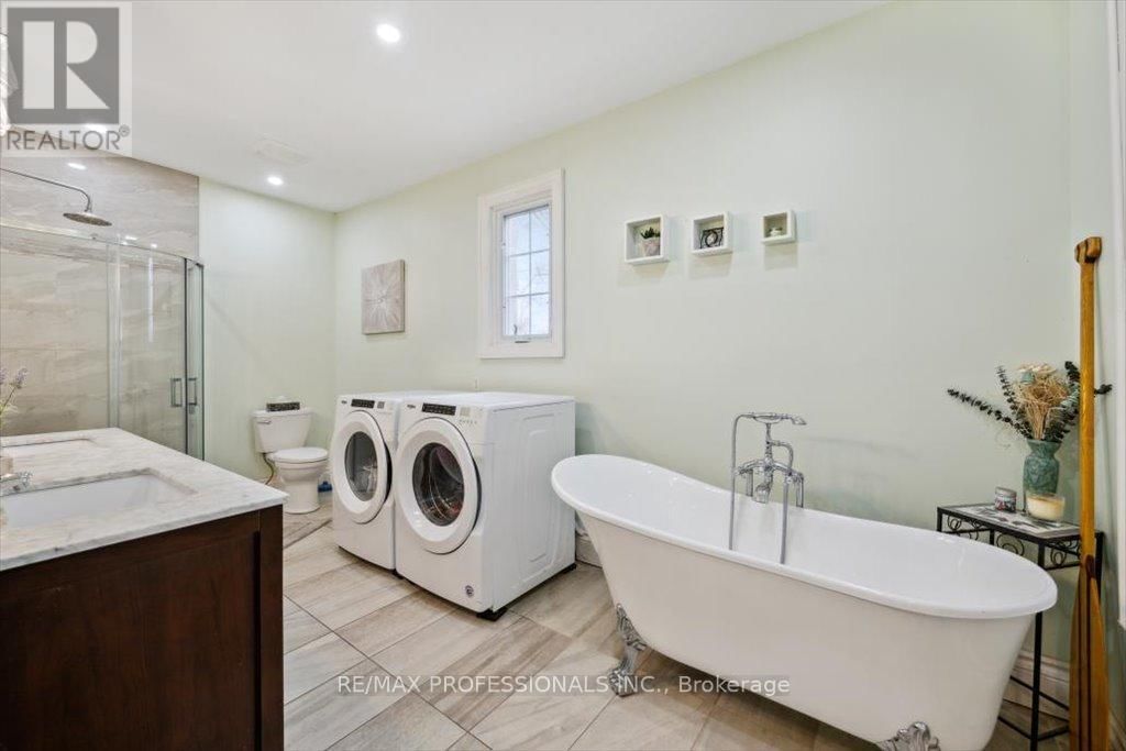 31 BROCK STREET Image 15