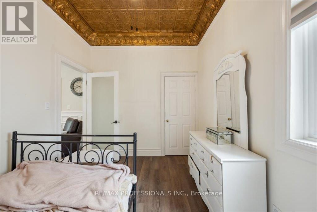 31 BROCK STREET Image 21