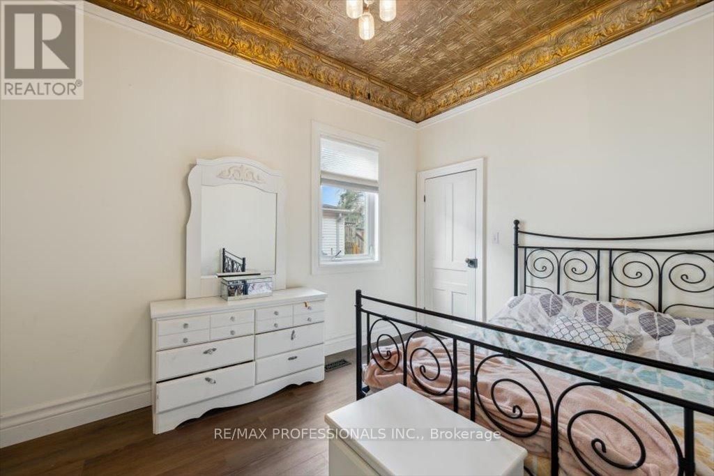 31 BROCK STREET Image 22