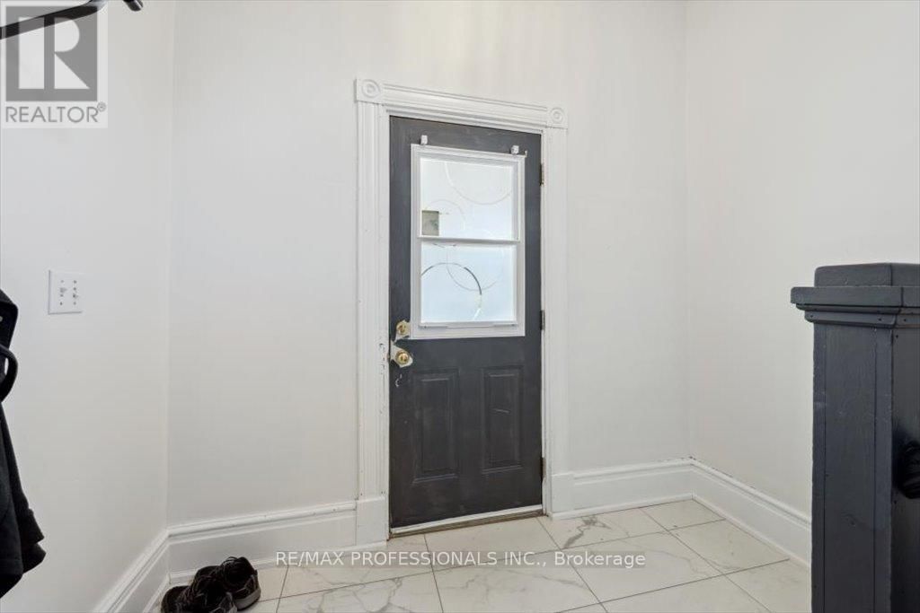 31 BROCK STREET Image 24