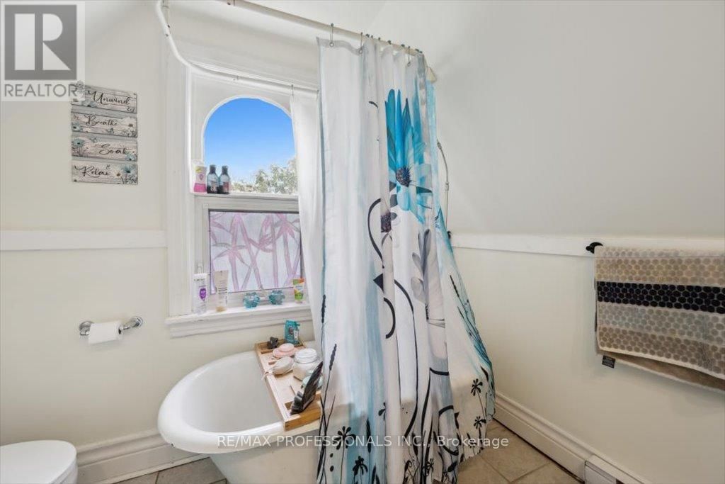 31 BROCK STREET Image 35