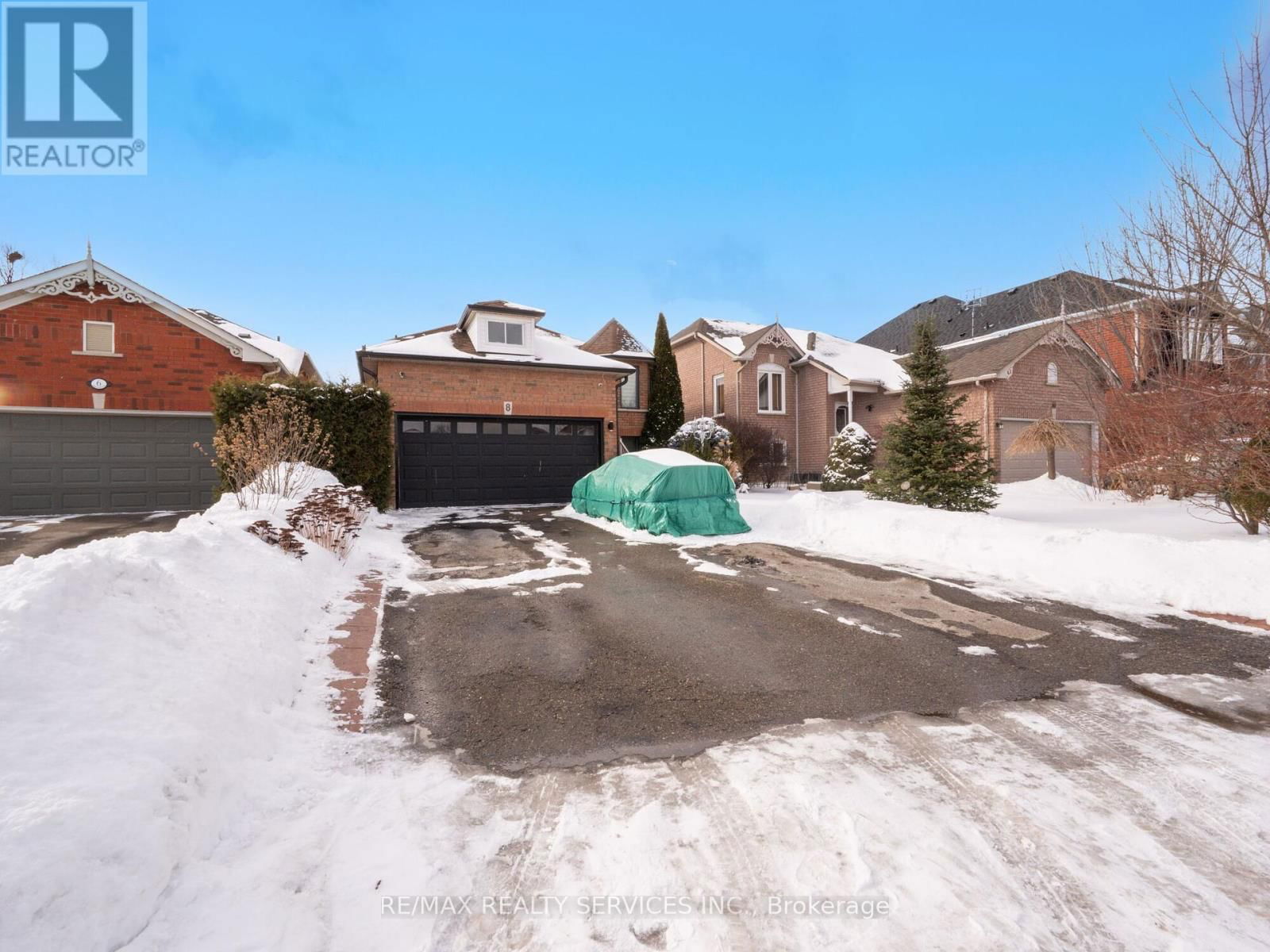 8 BRADWICK COURT Image 1