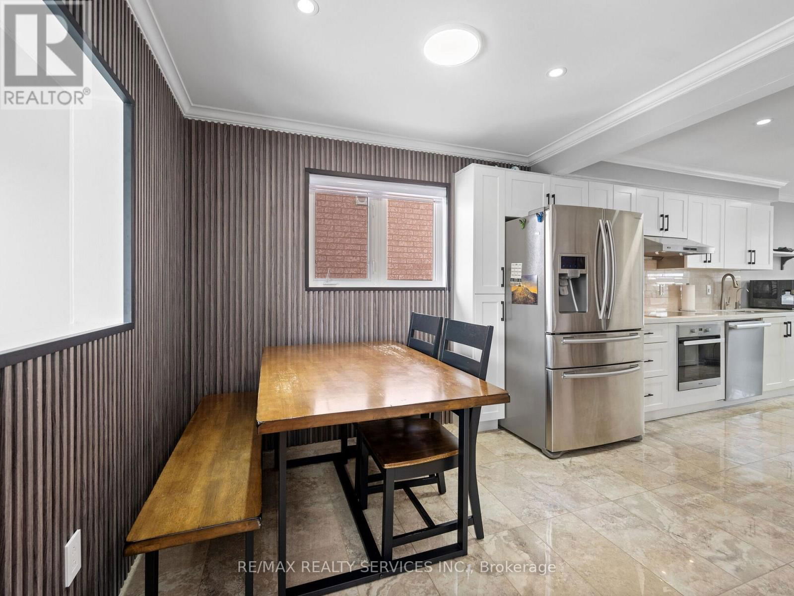 8 BRADWICK COURT Image 10