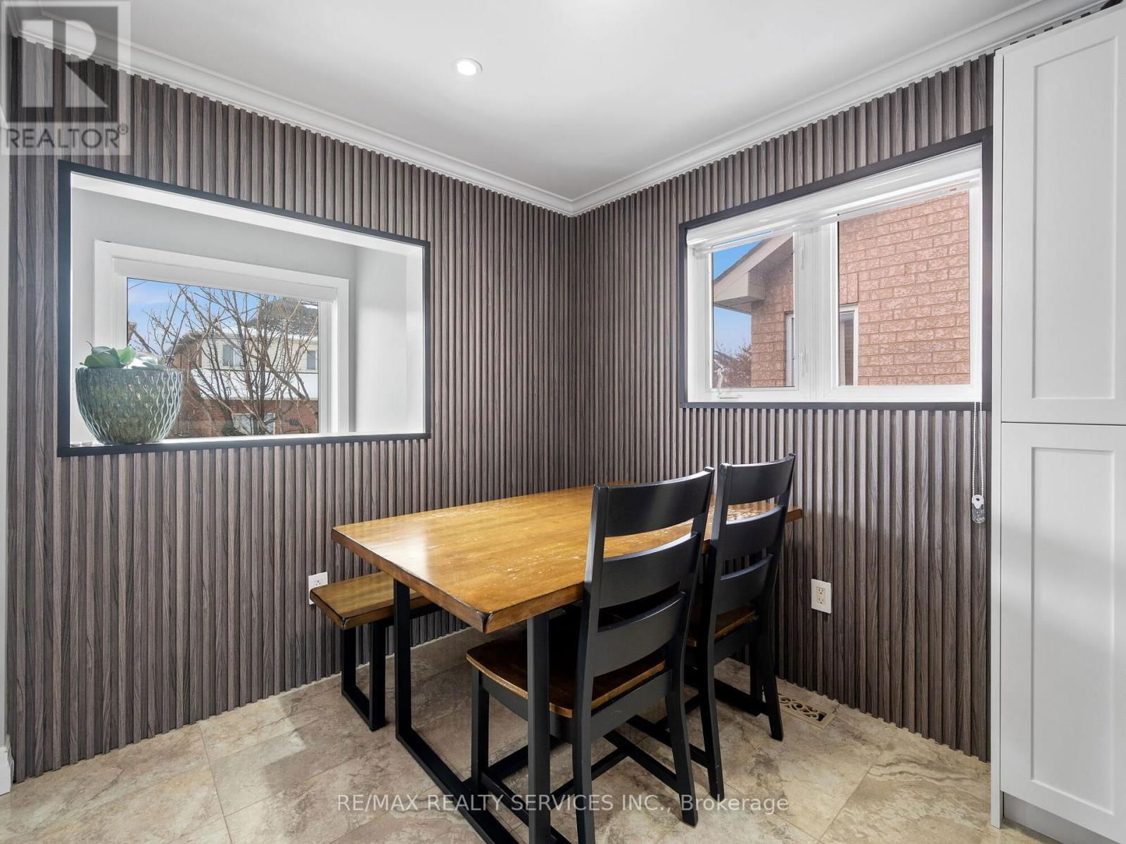 8 BRADWICK COURT Image 11