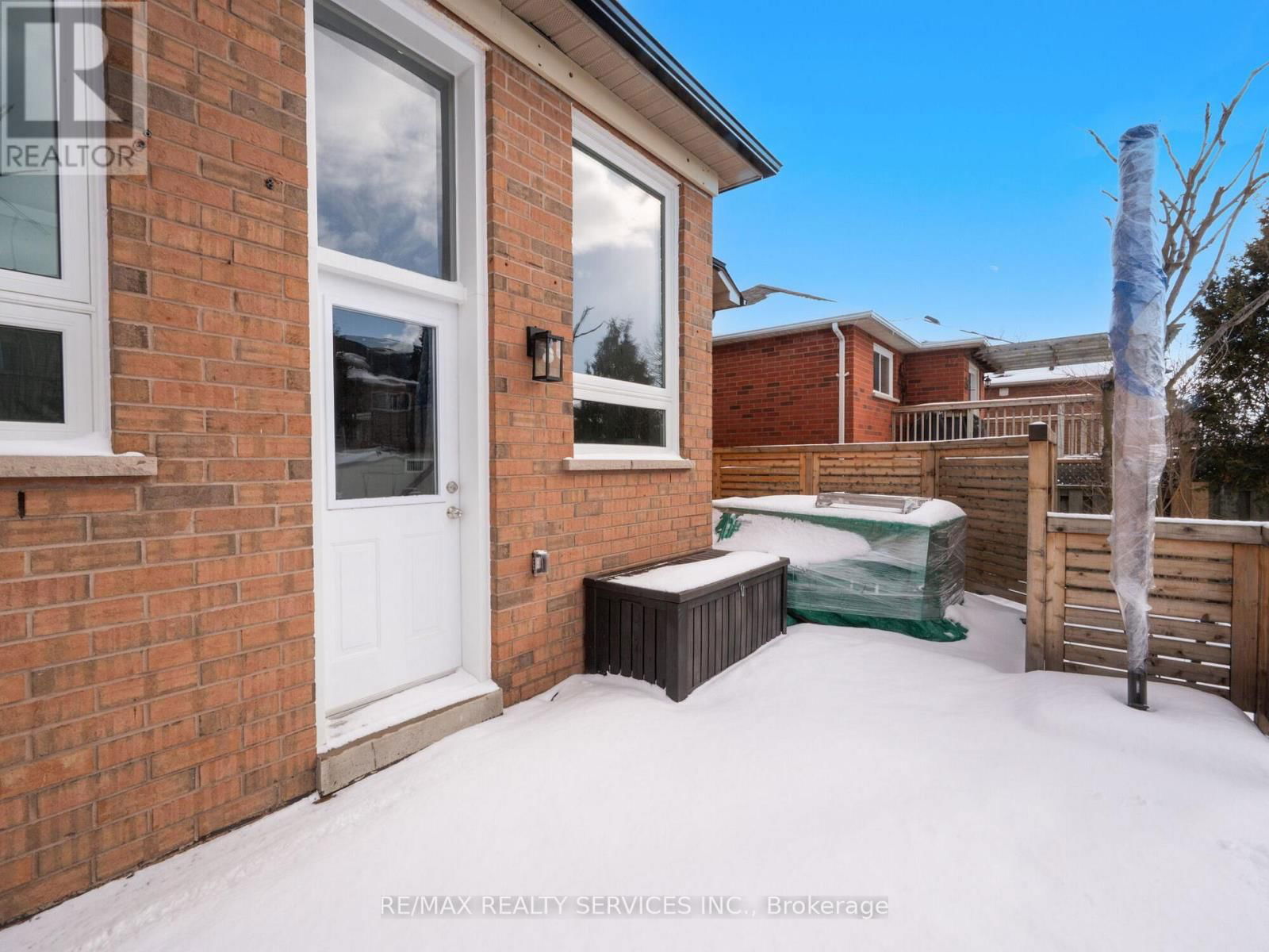 8 BRADWICK COURT Image 33