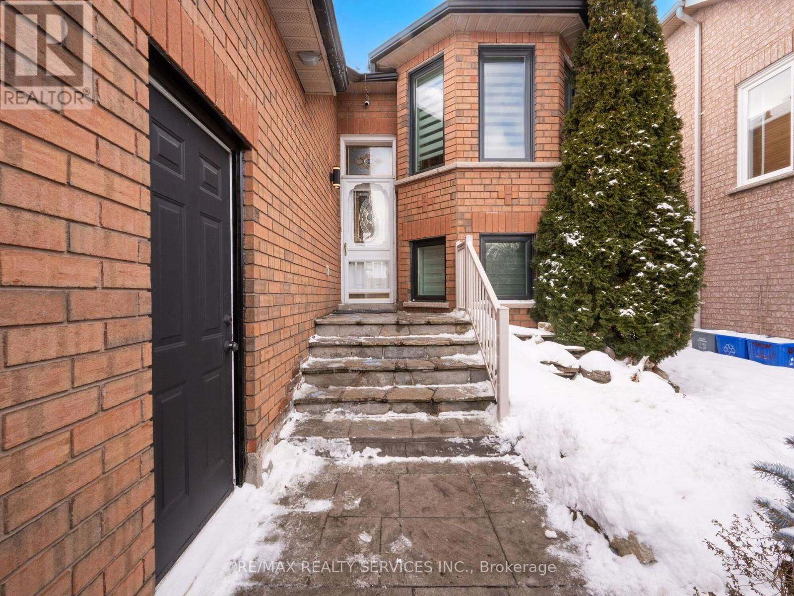 8 BRADWICK COURT Image 5