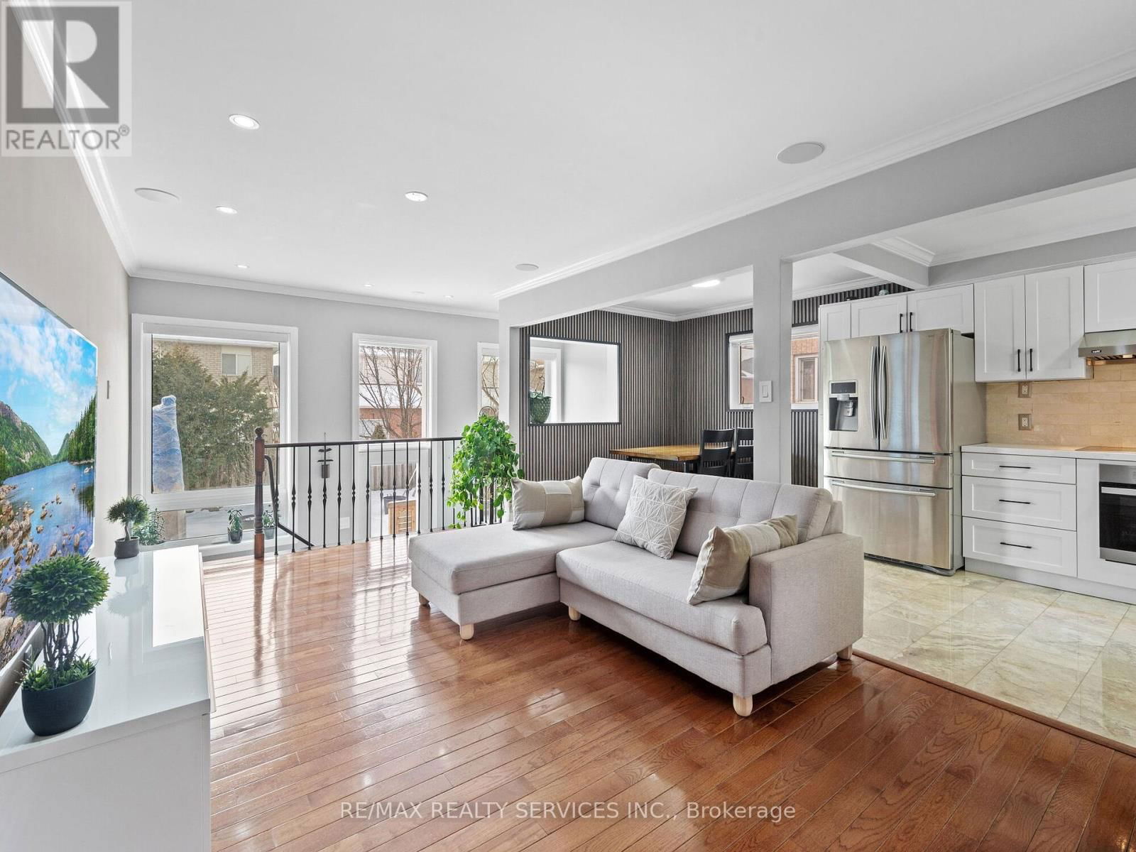 8 BRADWICK COURT Image 7