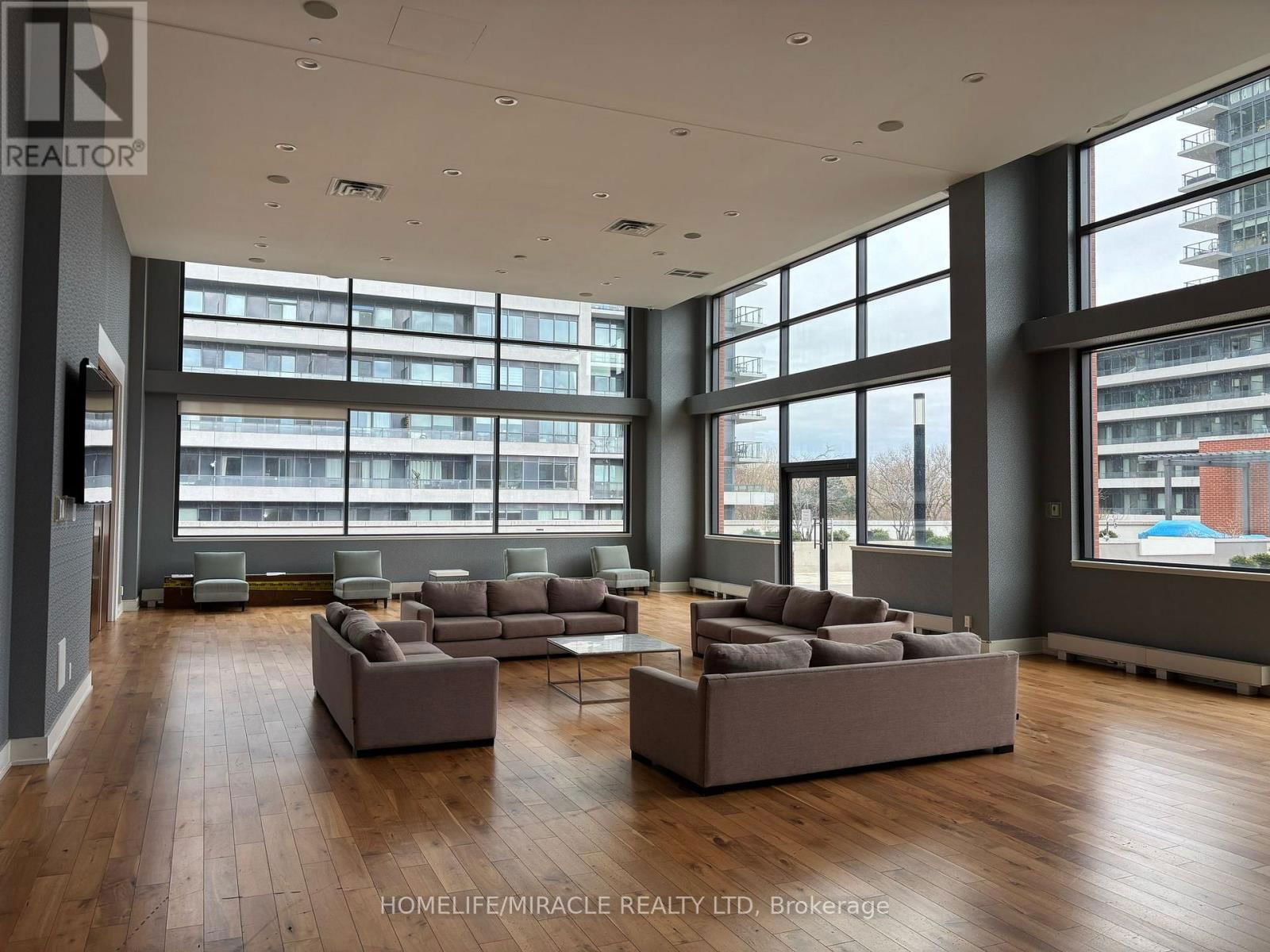 2207 - 2220 LAKE SHORE BOULEVARD WEST Image 36