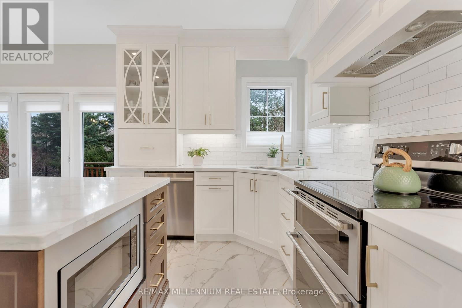 13 BELLEVILLE DRIVE Image 19