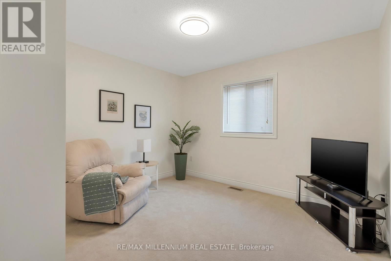 13 BELLEVILLE DRIVE Image 44
