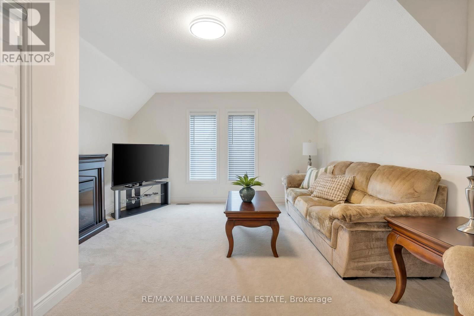 13 BELLEVILLE DRIVE Image 45