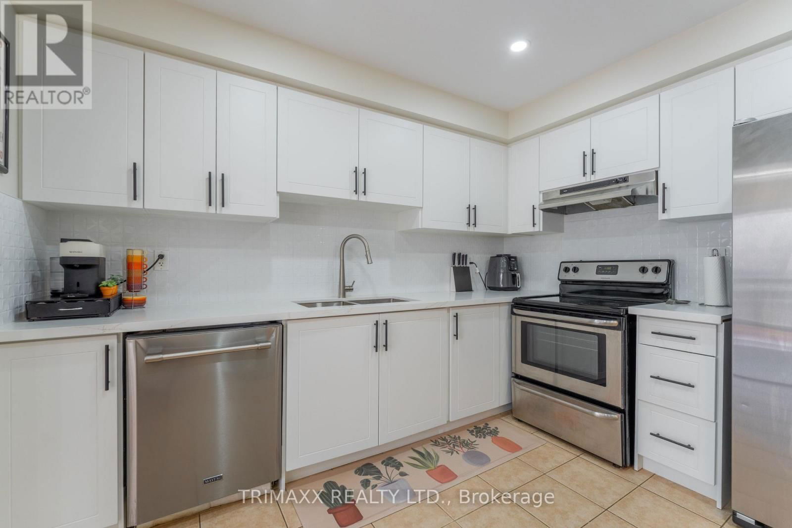 290 - 7360 ZINNIA PLACE Image 33