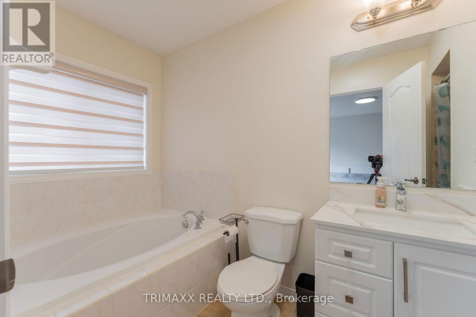 290 - 7360 ZINNIA PLACE Image 42
