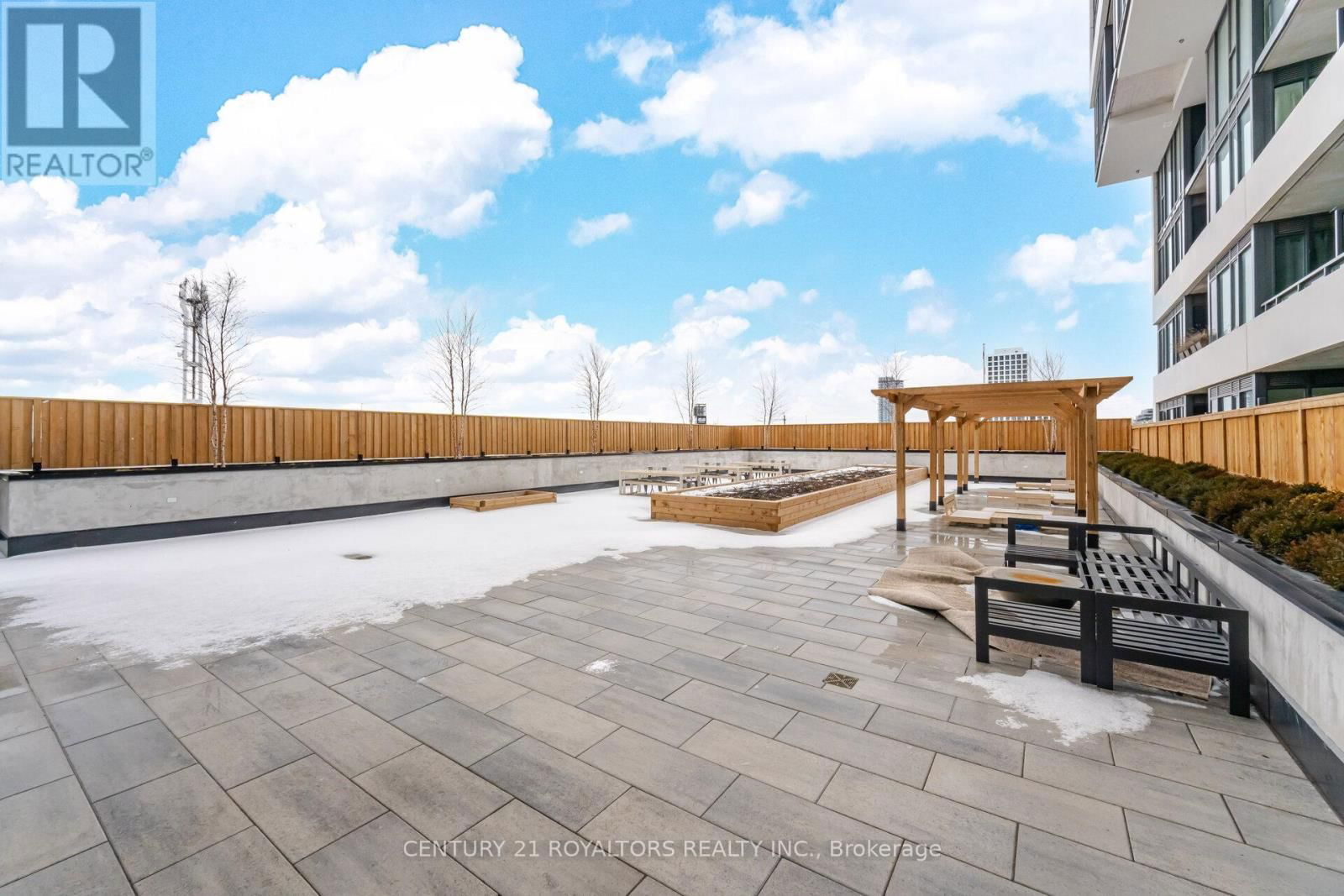 509 - 859 THE QUEENSWAY Image 13