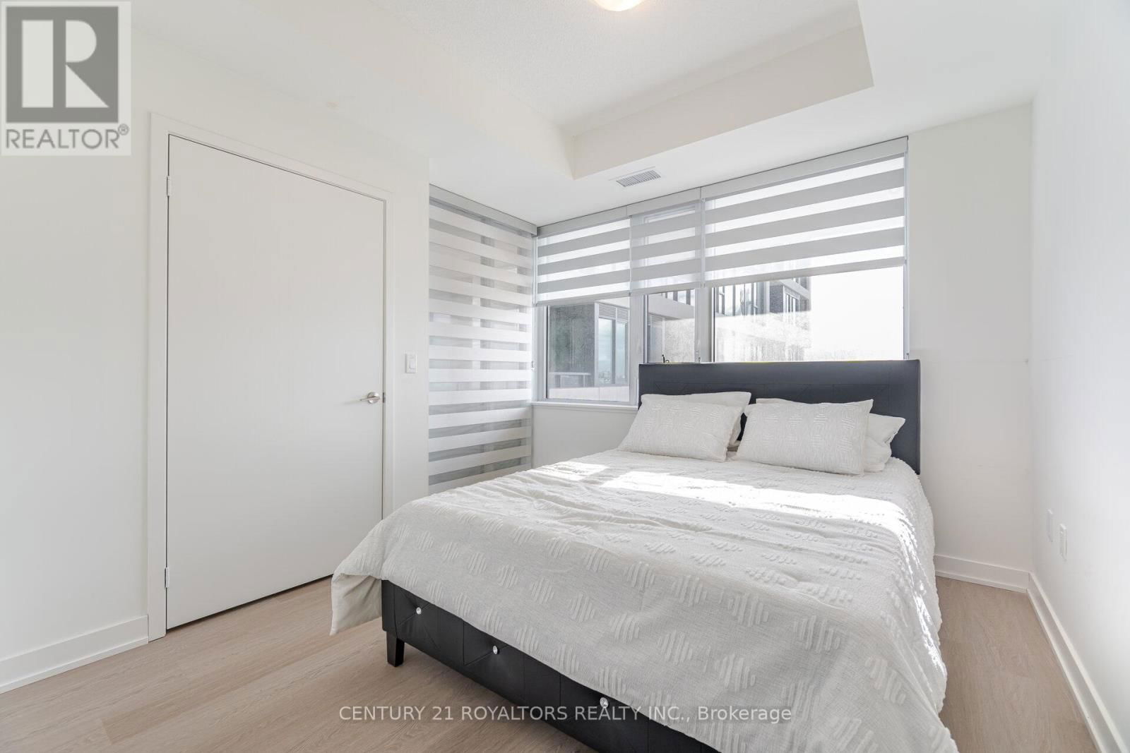 509 - 859 THE QUEENSWAY Image 33