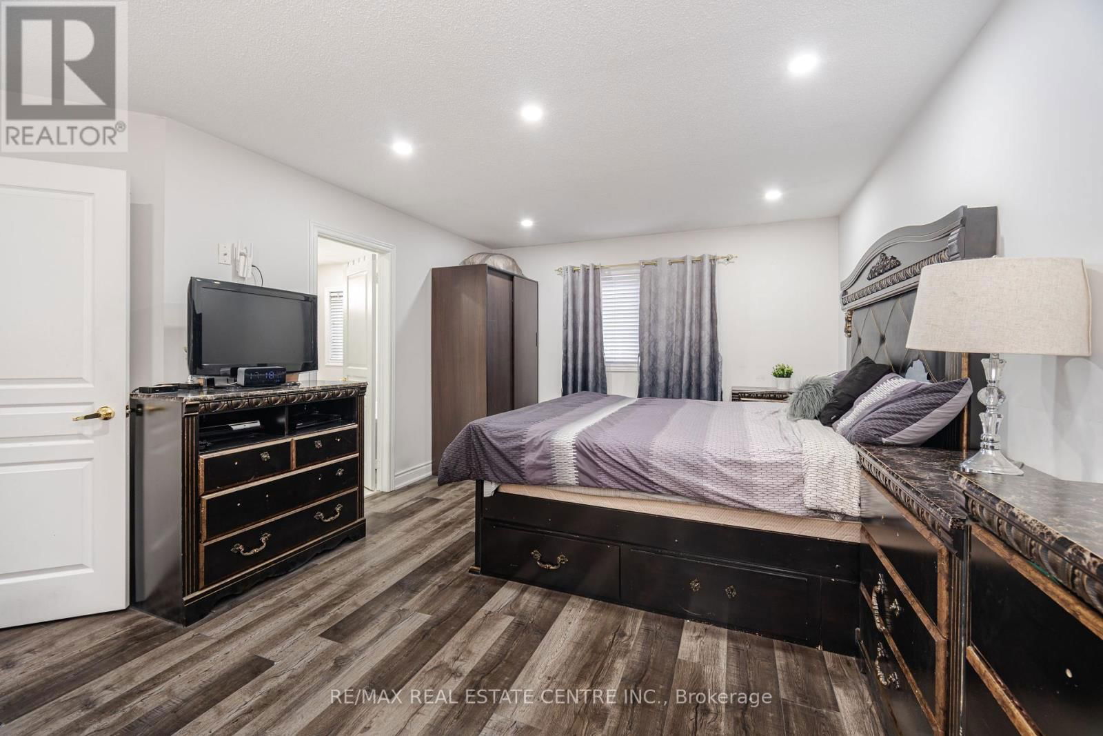 112 CONNOLLY CRESCENT Image 23