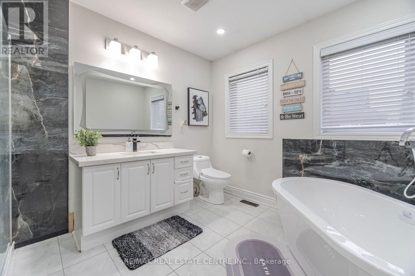 112 CONNOLLY CRESCENT Image 24