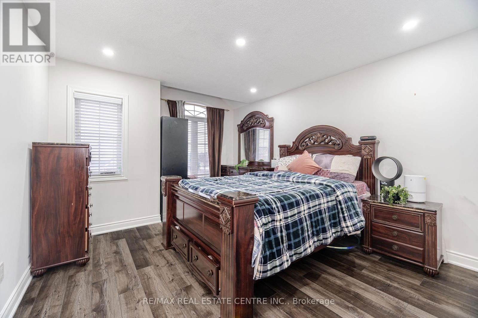 112 CONNOLLY CRESCENT Image 29
