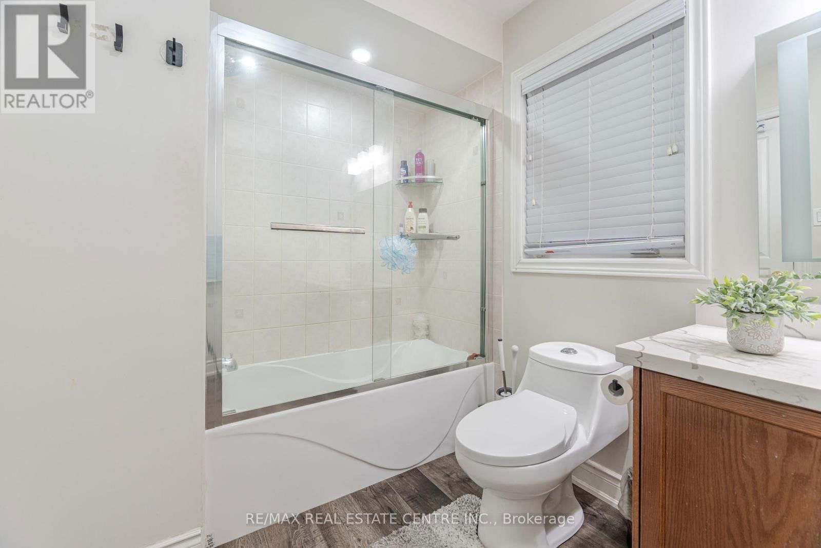 112 CONNOLLY CRESCENT Image 32