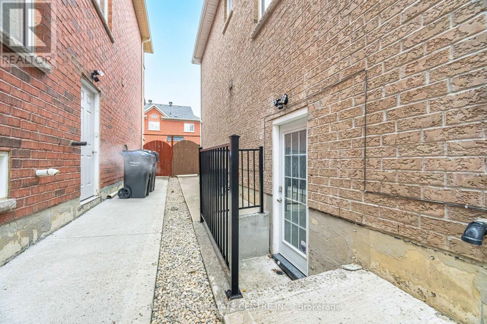 112 CONNOLLY CRESCENT Image 42