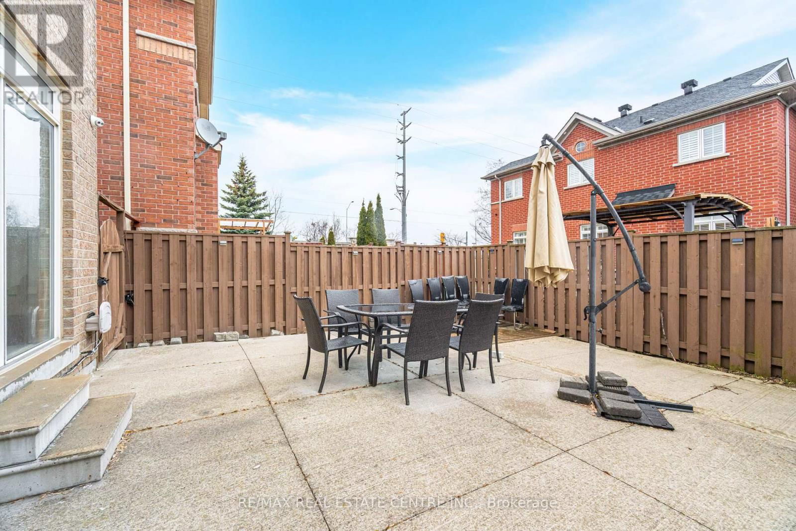 112 CONNOLLY CRESCENT Image 45