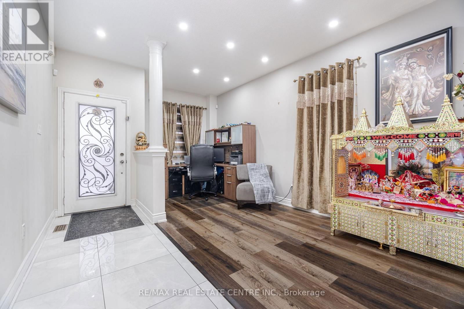 112 CONNOLLY CRESCENT Image 5
