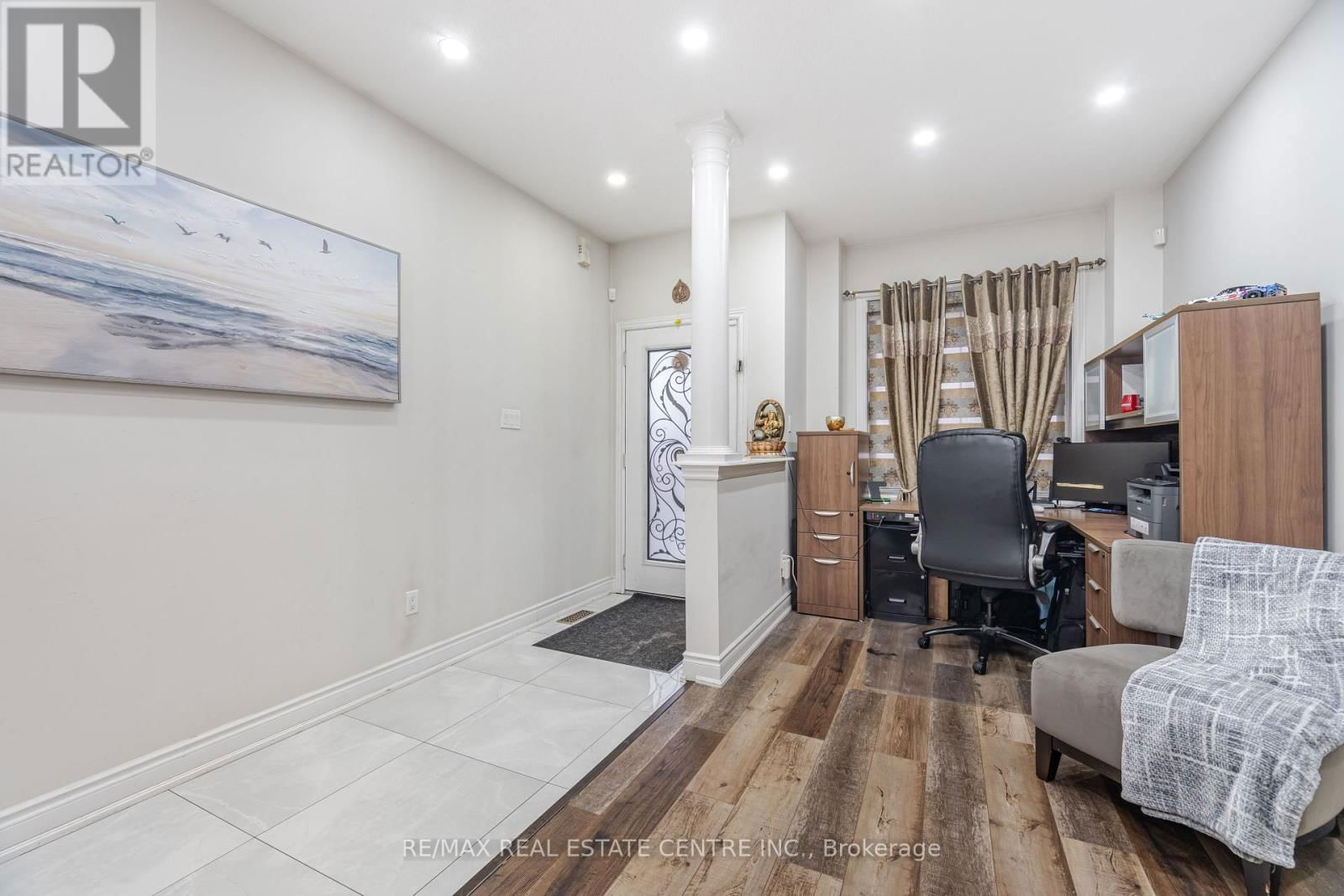 112 CONNOLLY CRESCENT Image 6