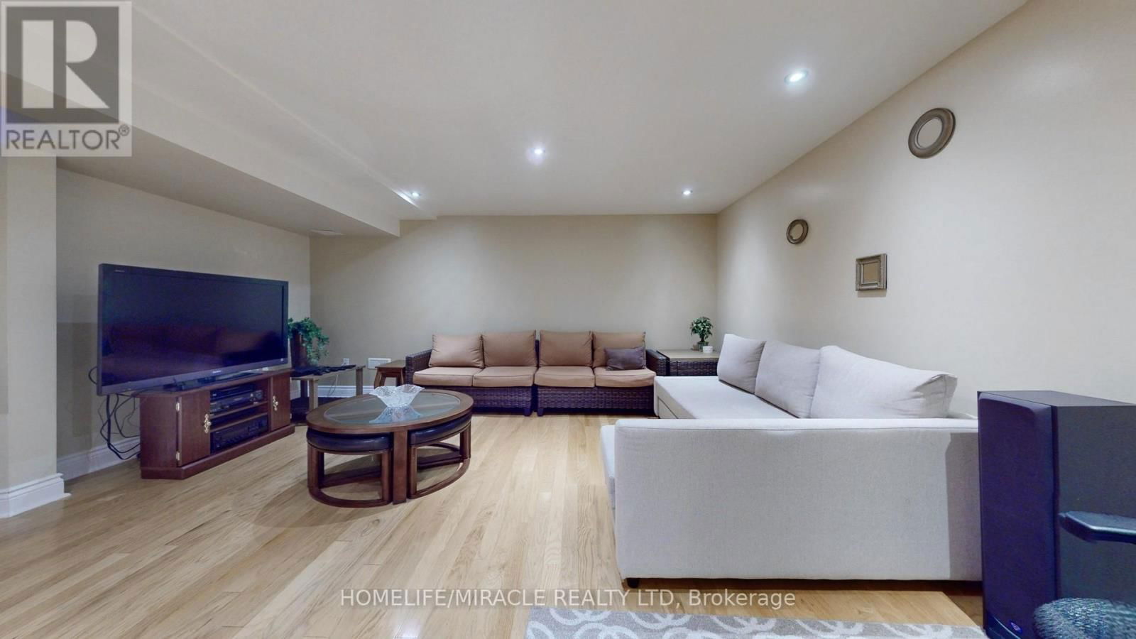 6438 HAMPDEN WOODS ROAD Image 35