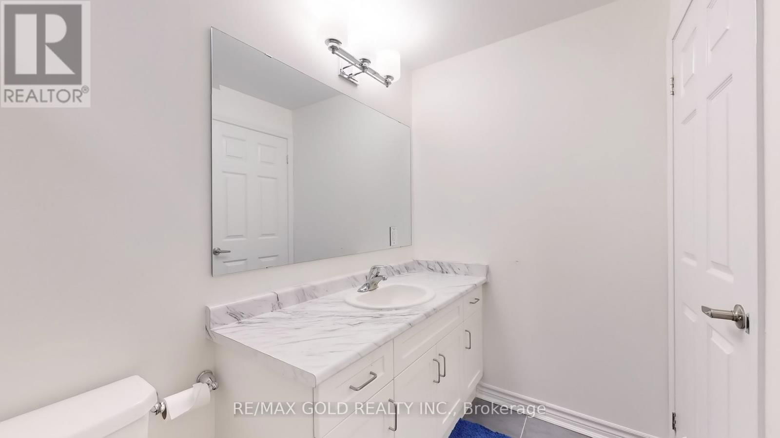 521 - 200 LAGERFEILD DRIVE Image 11
