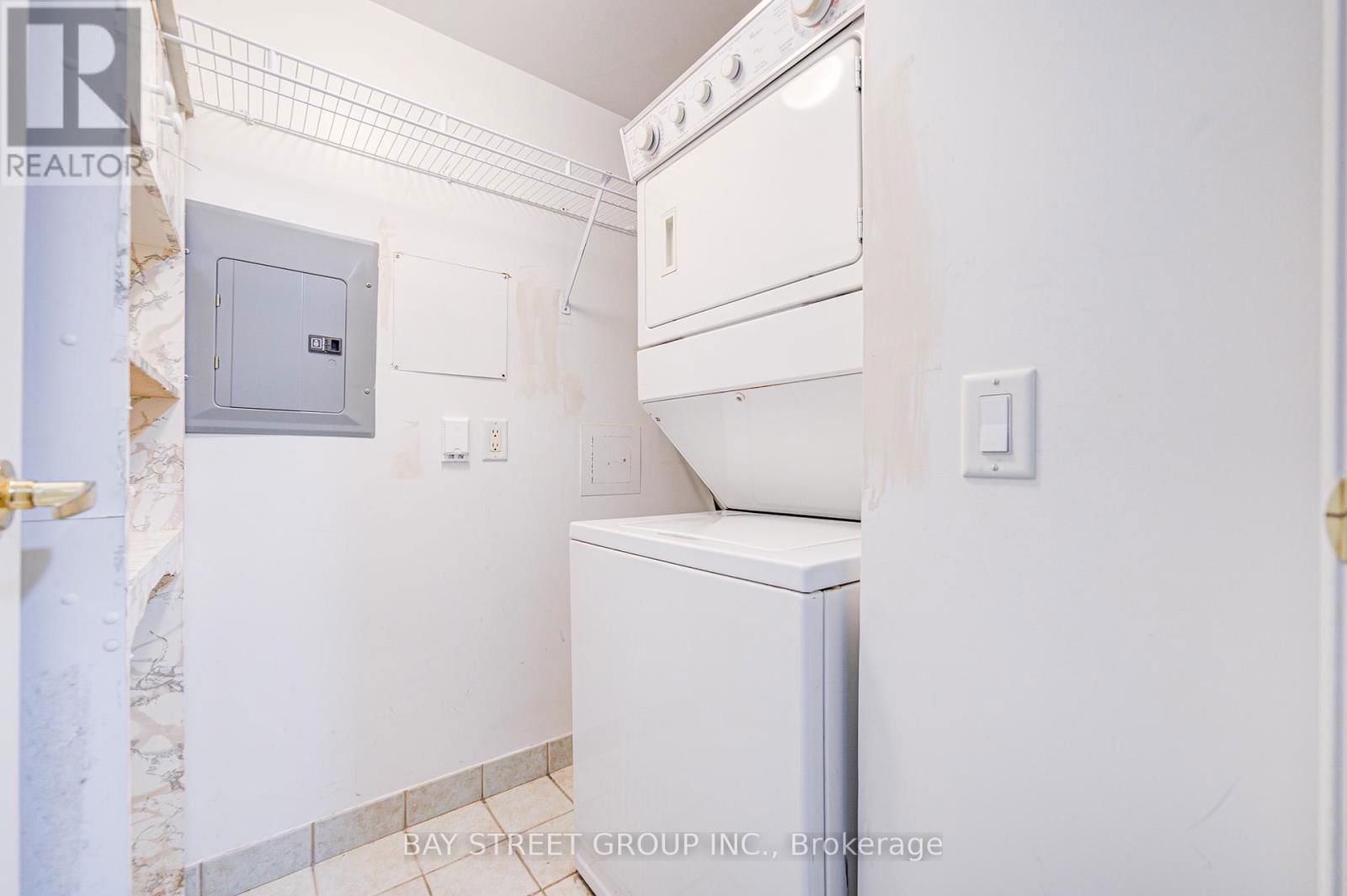 820 - 25 KINGSBRIDGE GARDEN Image 31