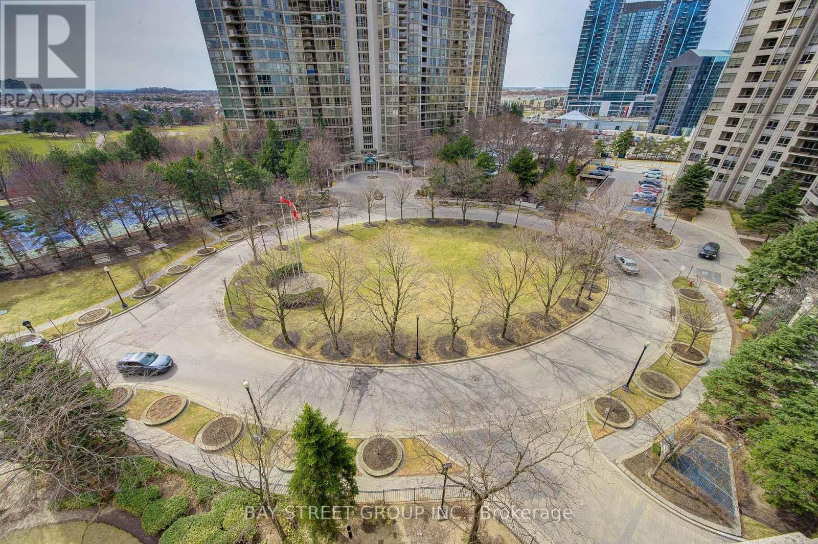 820 - 25 KINGSBRIDGE GARDEN Image 38