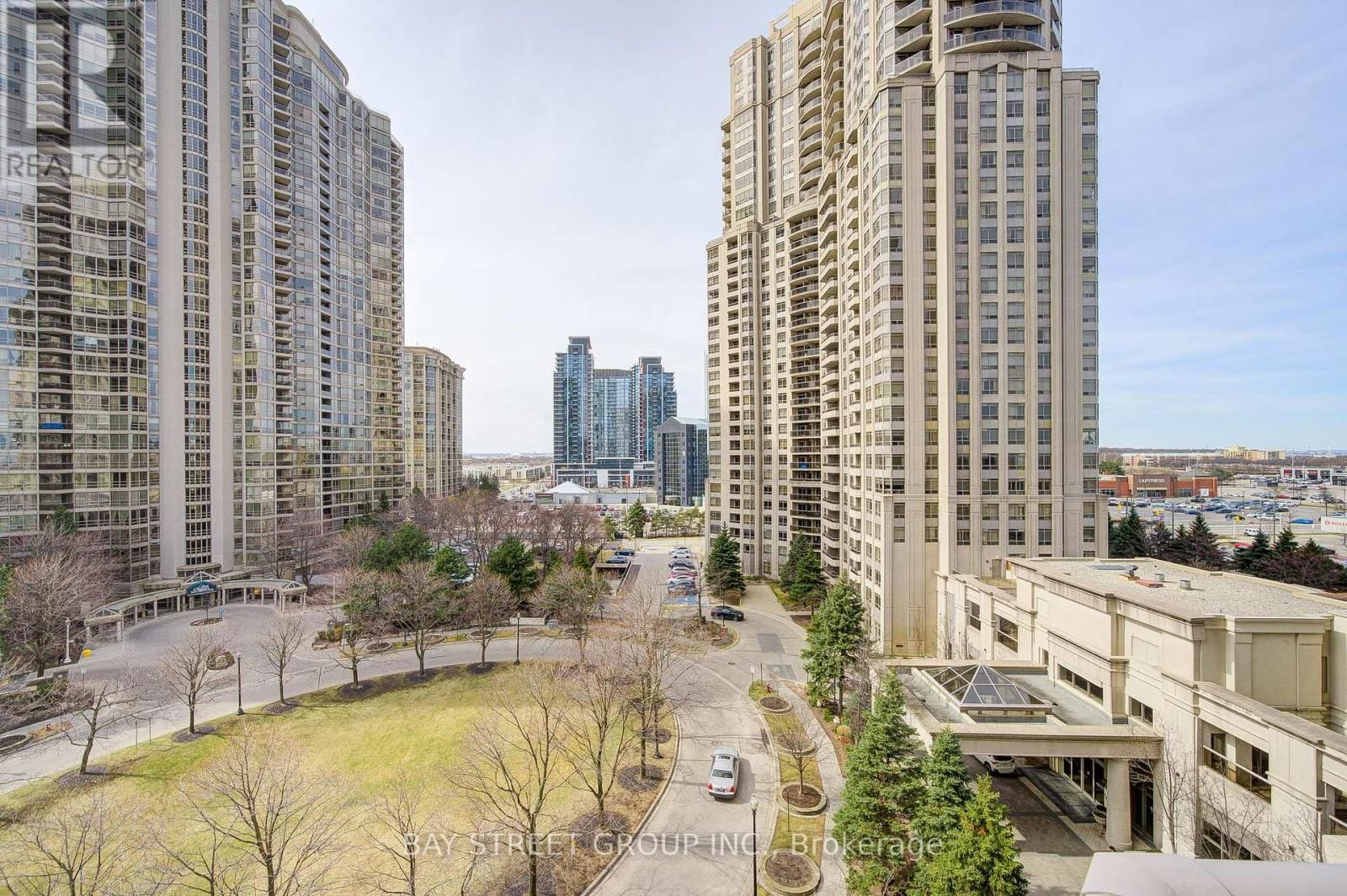 820 - 25 KINGSBRIDGE GARDEN Image 39