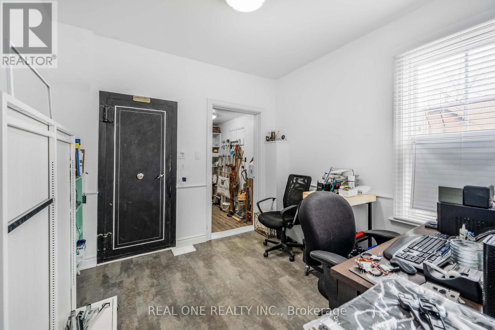 207 MARY STREET Image 11