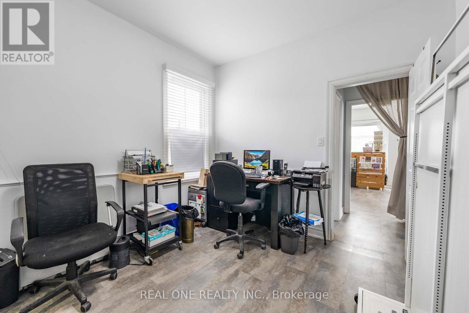 207 MARY STREET Image 13