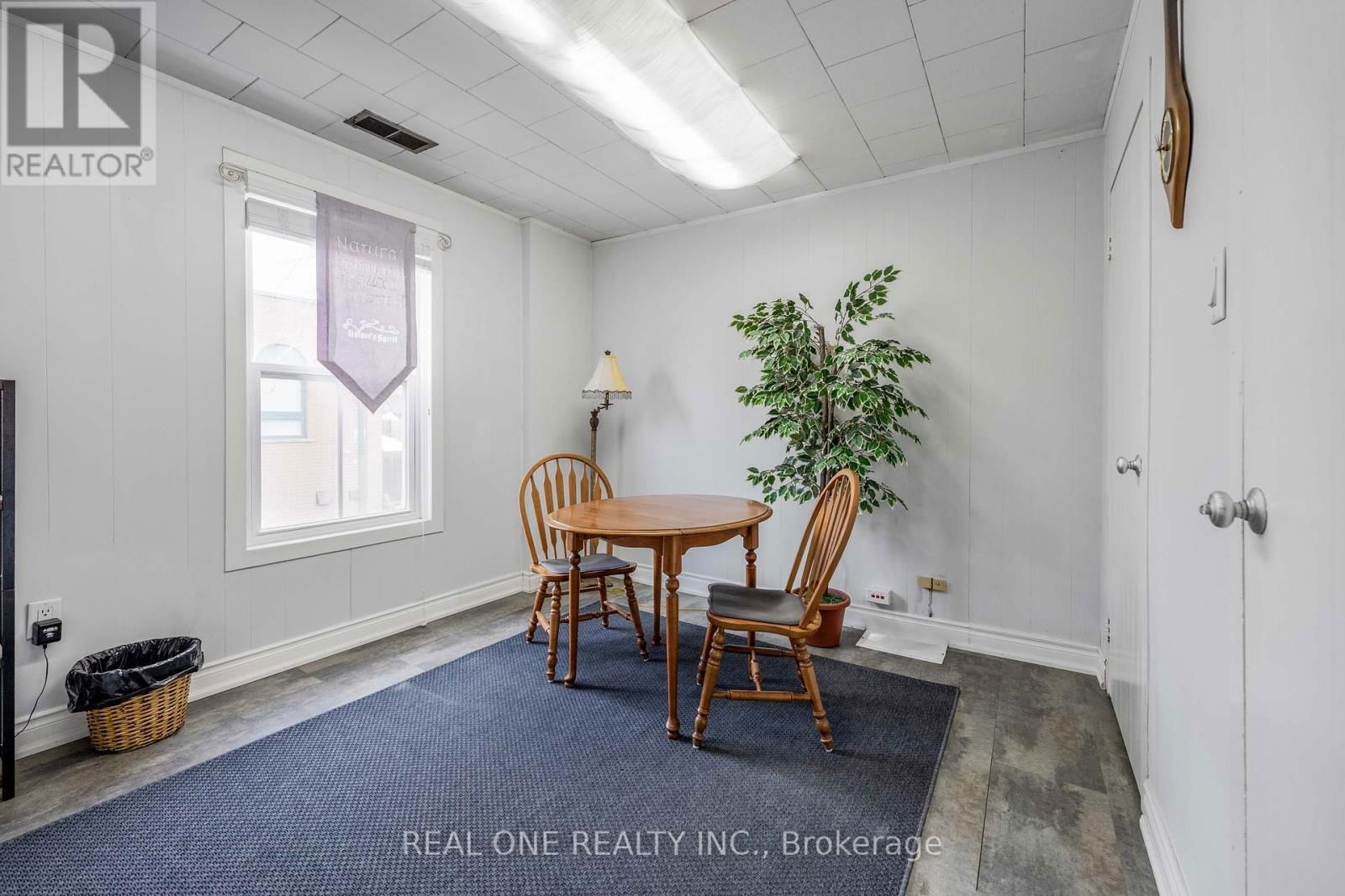 207 MARY STREET Image 15