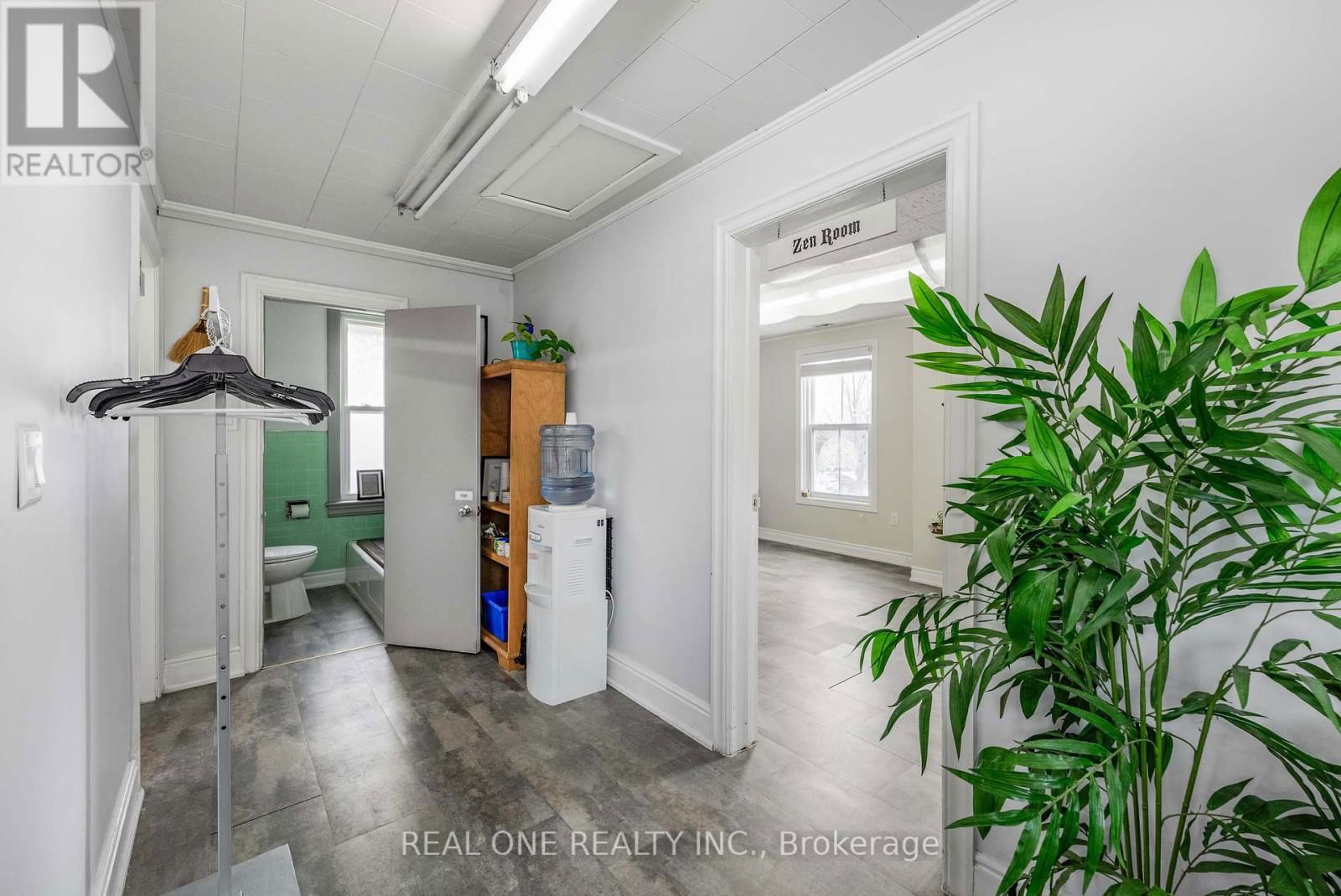 207 MARY STREET Image 17