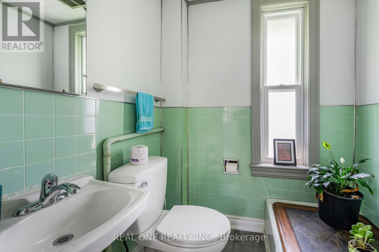 207 MARY STREET Image 23