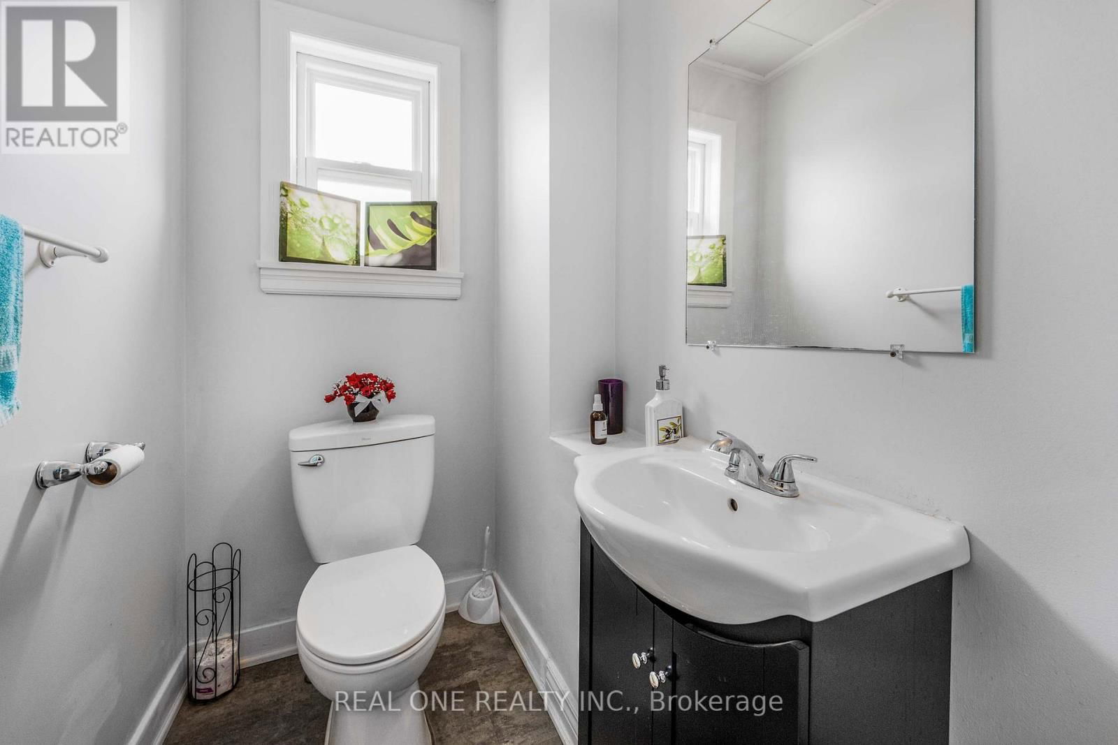 207 MARY STREET Image 24