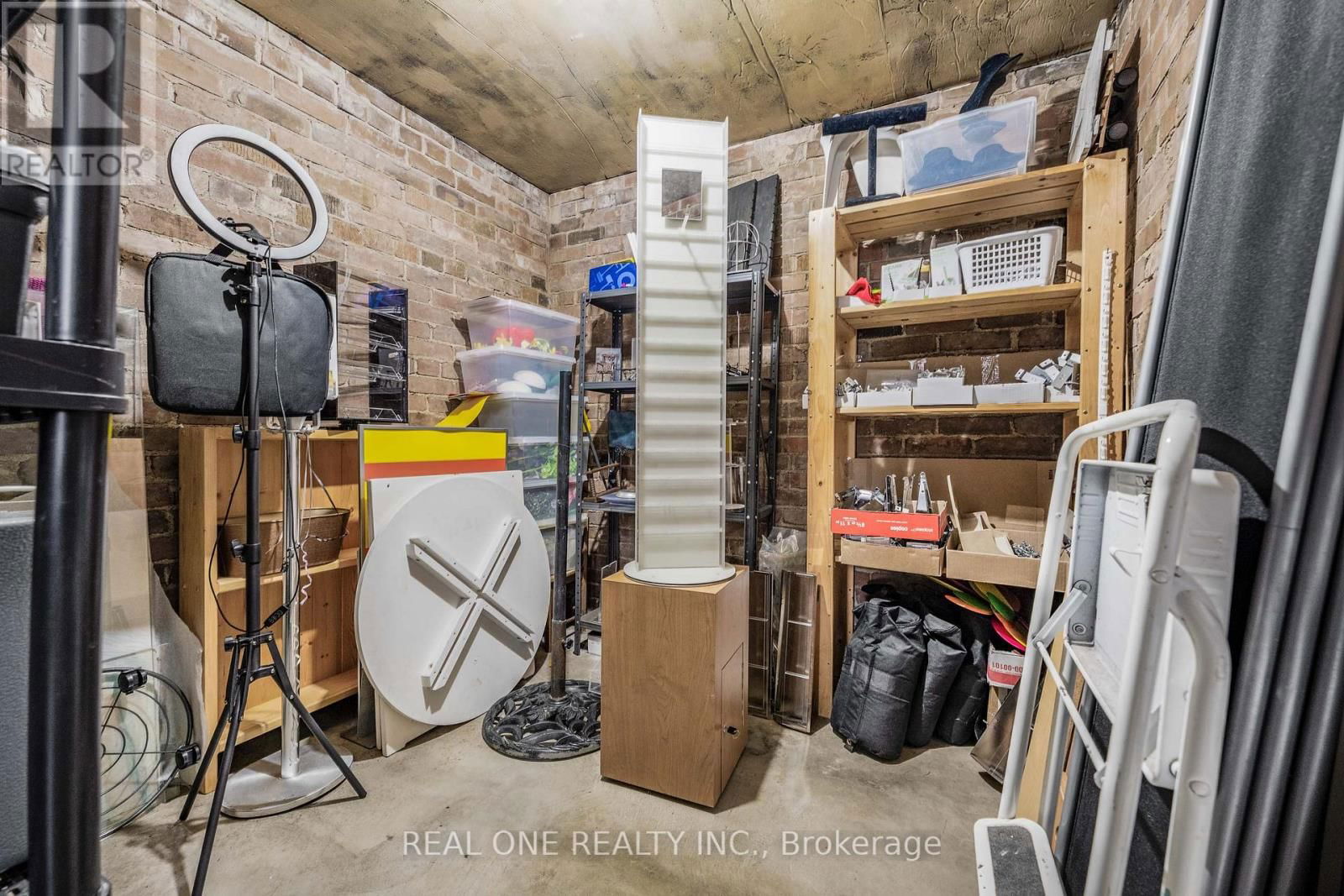 207 MARY STREET Image 25