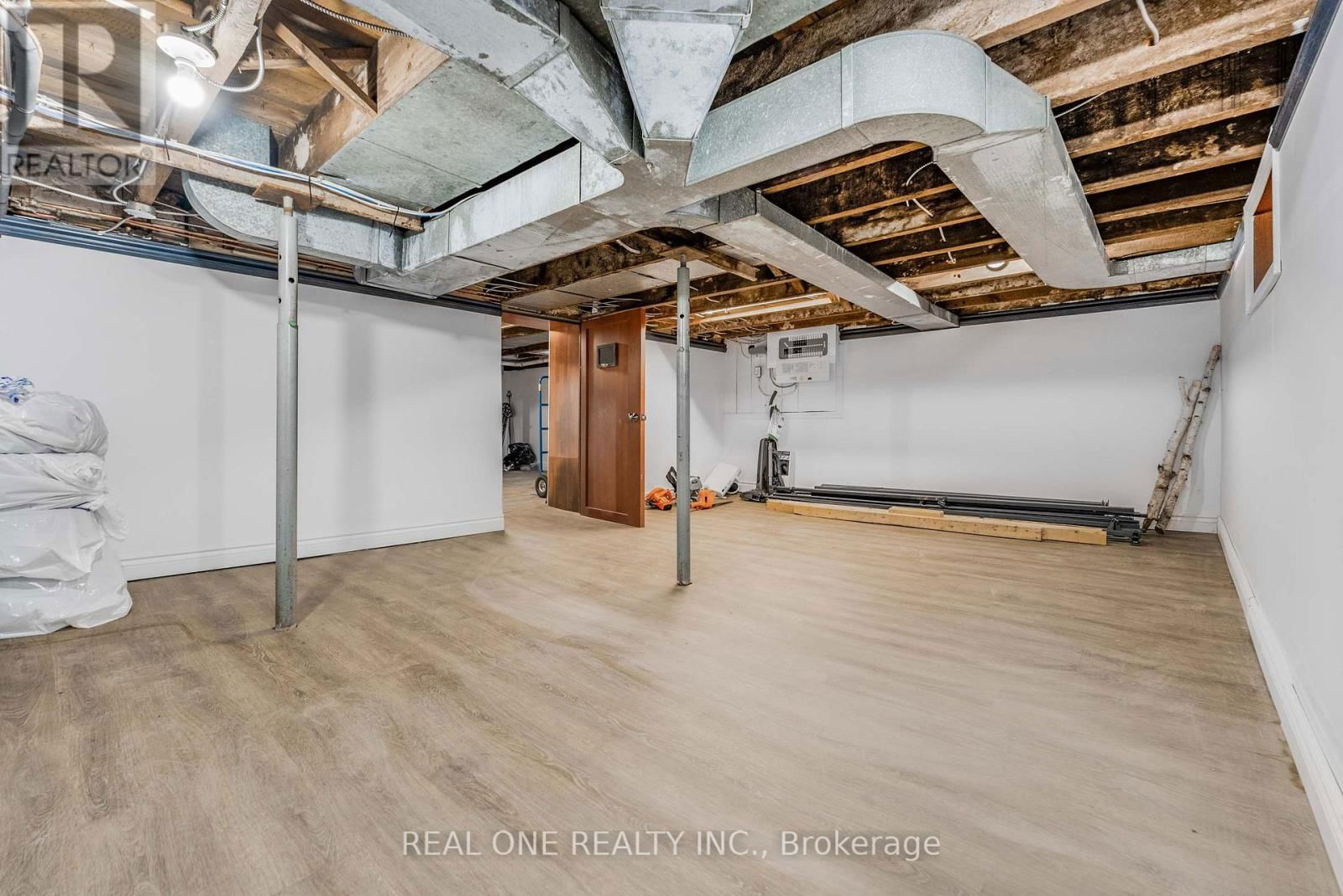 207 MARY STREET Image 27