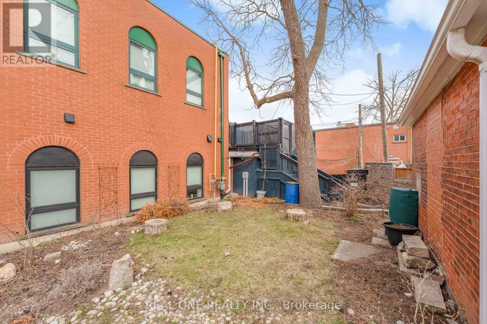 207 MARY STREET Image 30