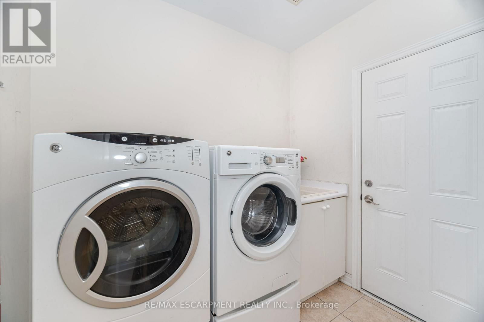31 VANDERBRINK DRIVE Image 15