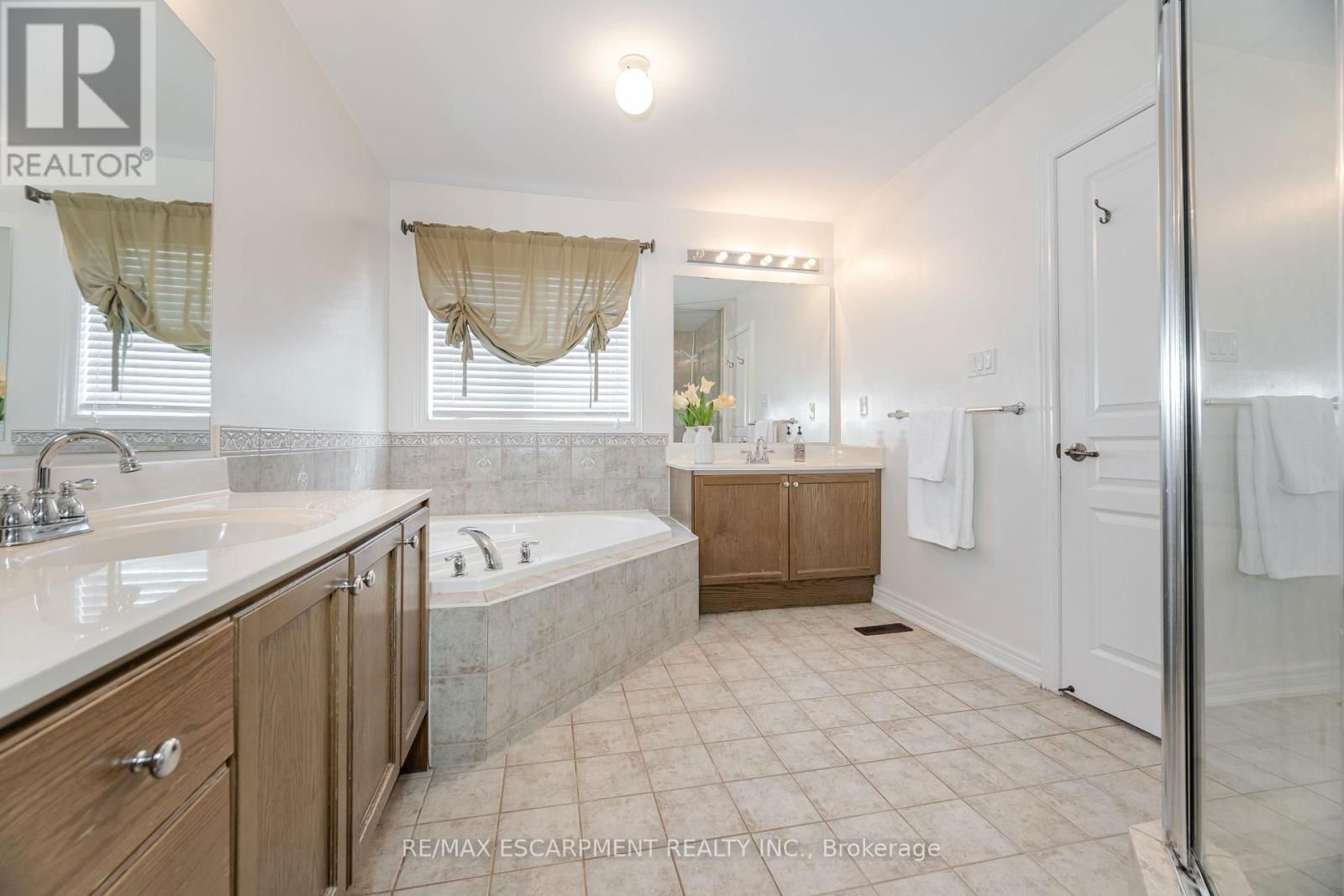 31 VANDERBRINK DRIVE Image 22
