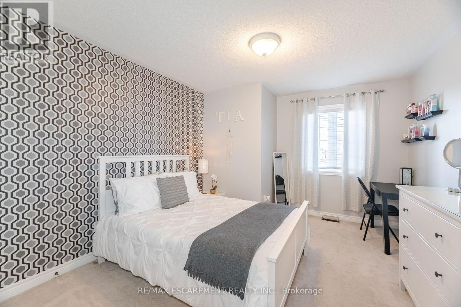 31 VANDERBRINK DRIVE Image 25