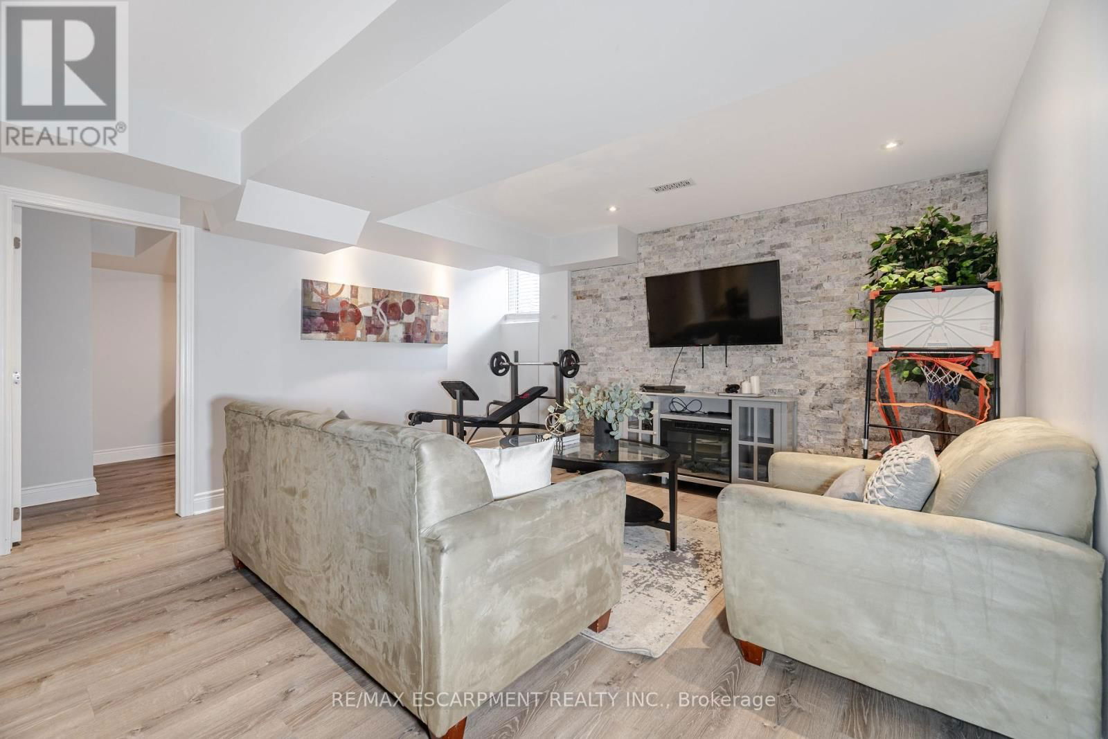 31 VANDERBRINK DRIVE Image 36
