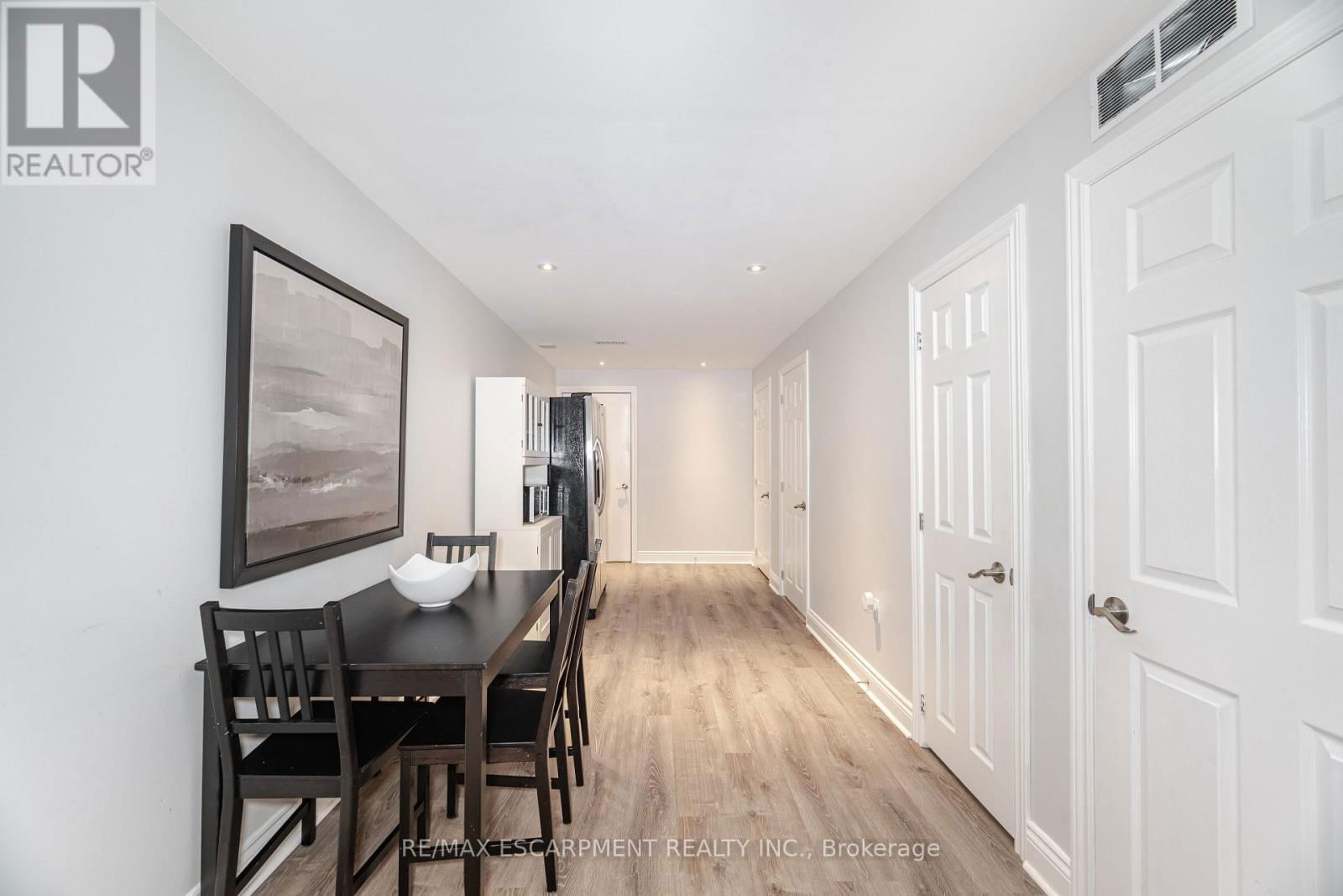 31 VANDERBRINK DRIVE Image 39