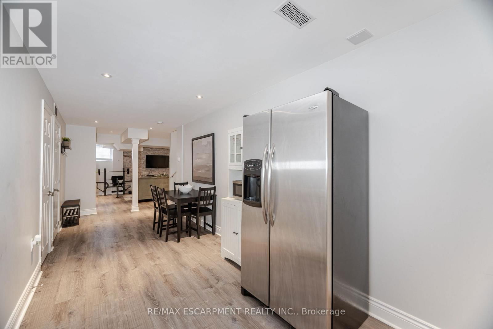 31 VANDERBRINK DRIVE Image 40
