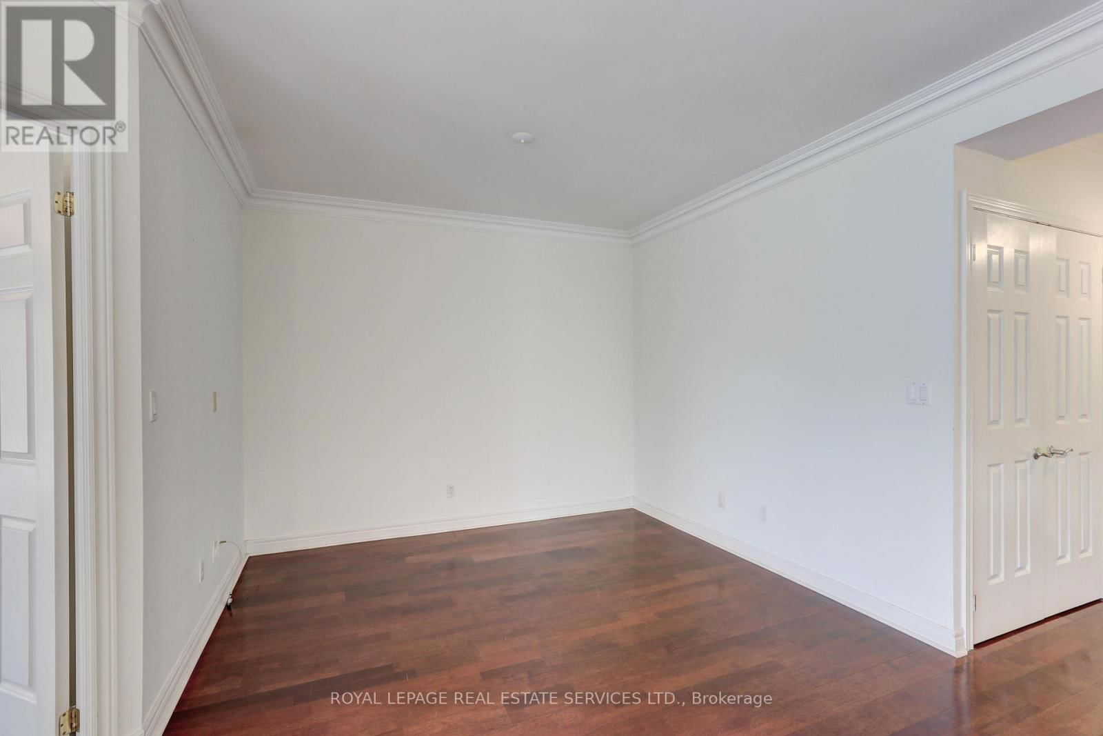 303 - 3085 BLOOR STREET WEST Image 10
